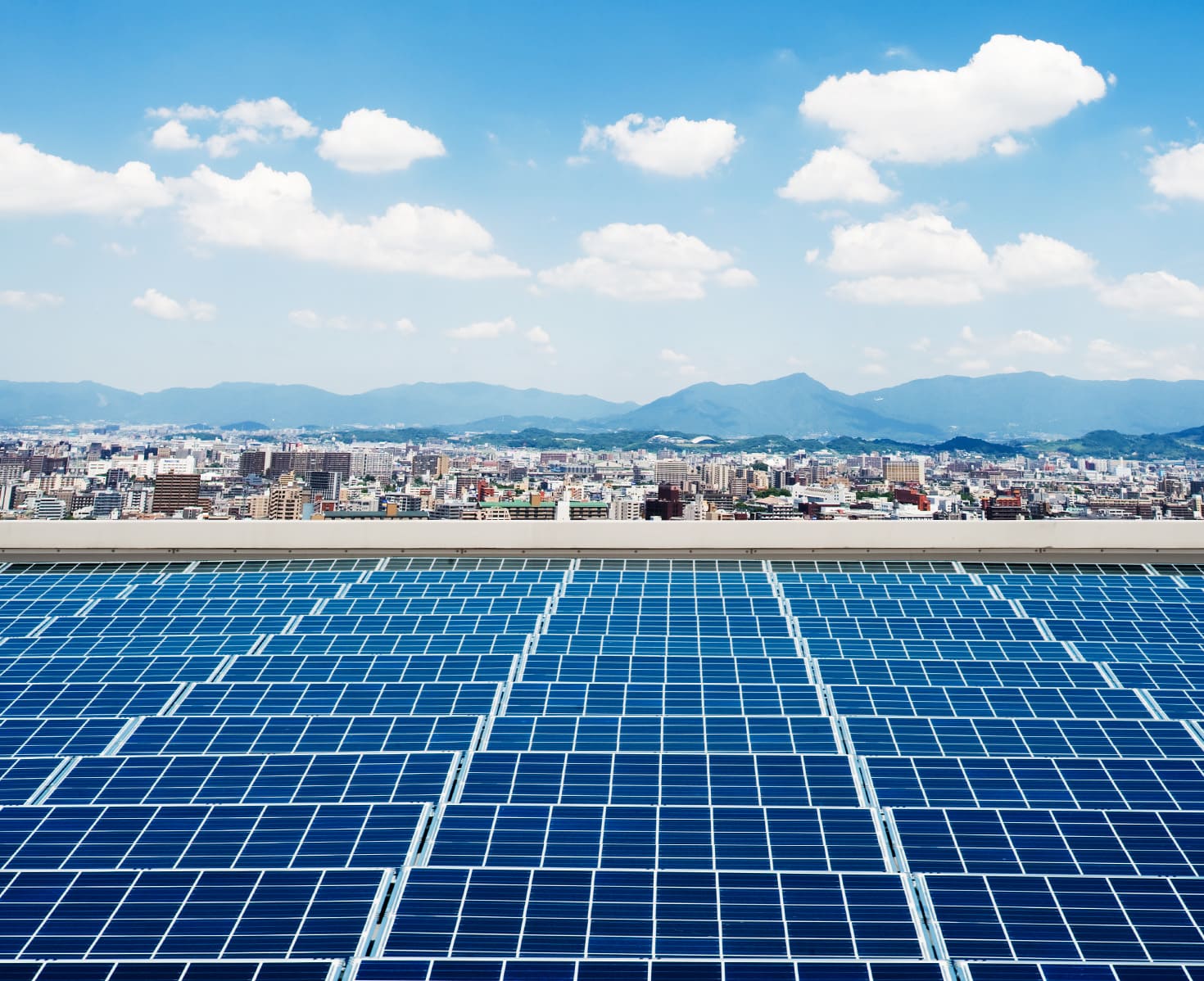 株式会社E-CREATIONは、太陽光発電の販売・設計・施工を専門とする企業です。